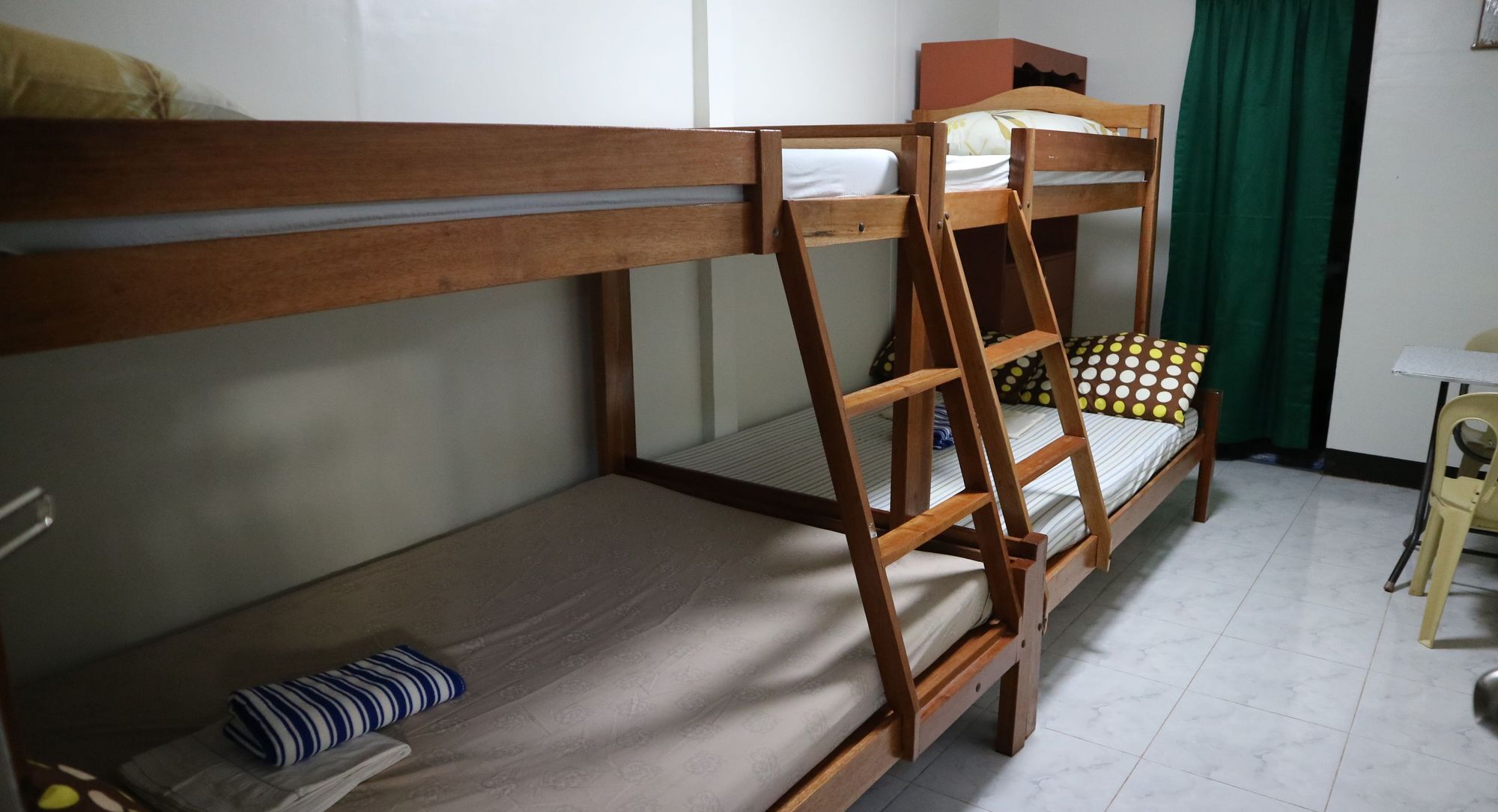 Almonte Transient Hostel Puerto Princesa Luaran gambar
